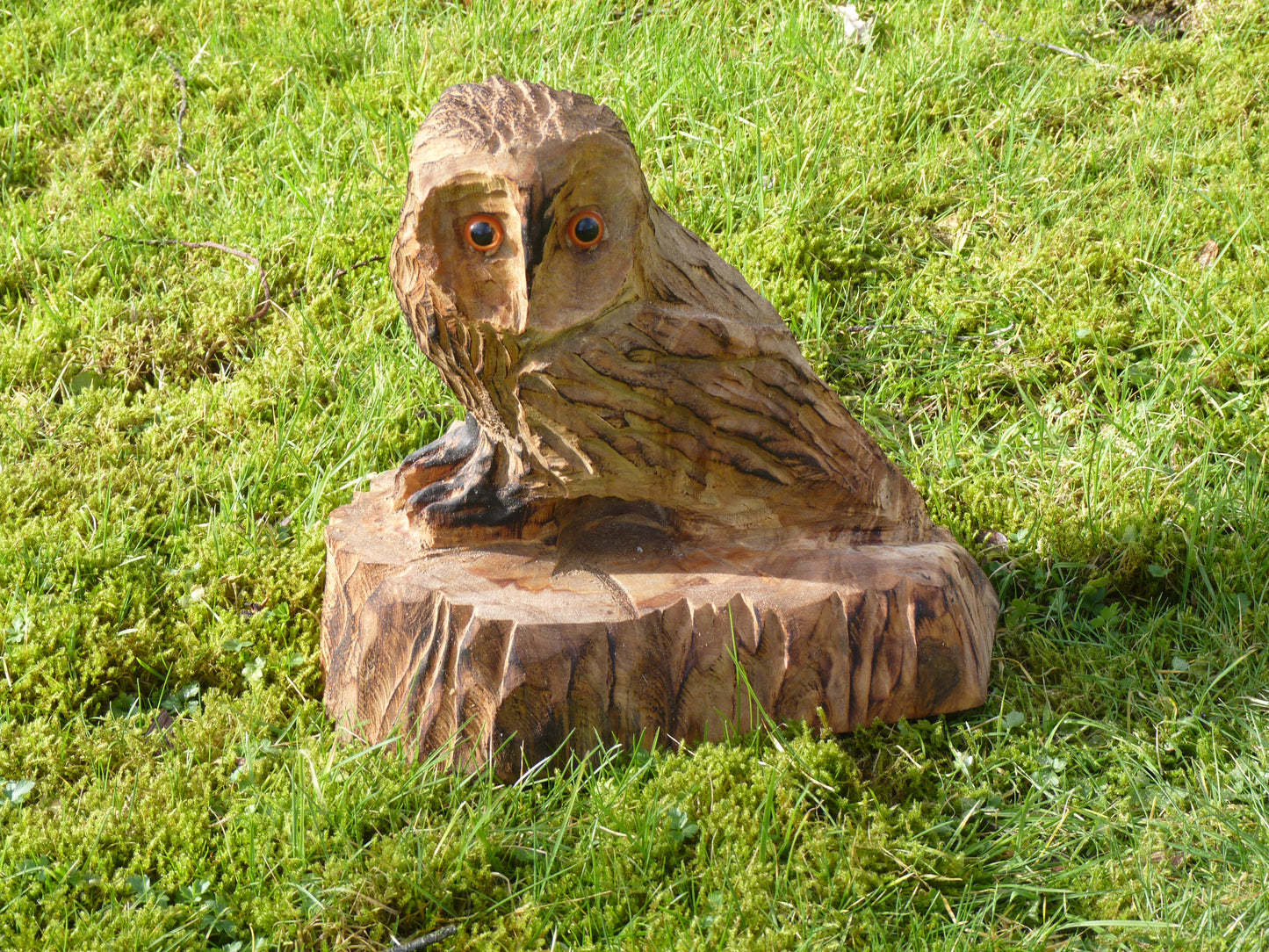 1 Chainsaw carved owl garden  sculpture