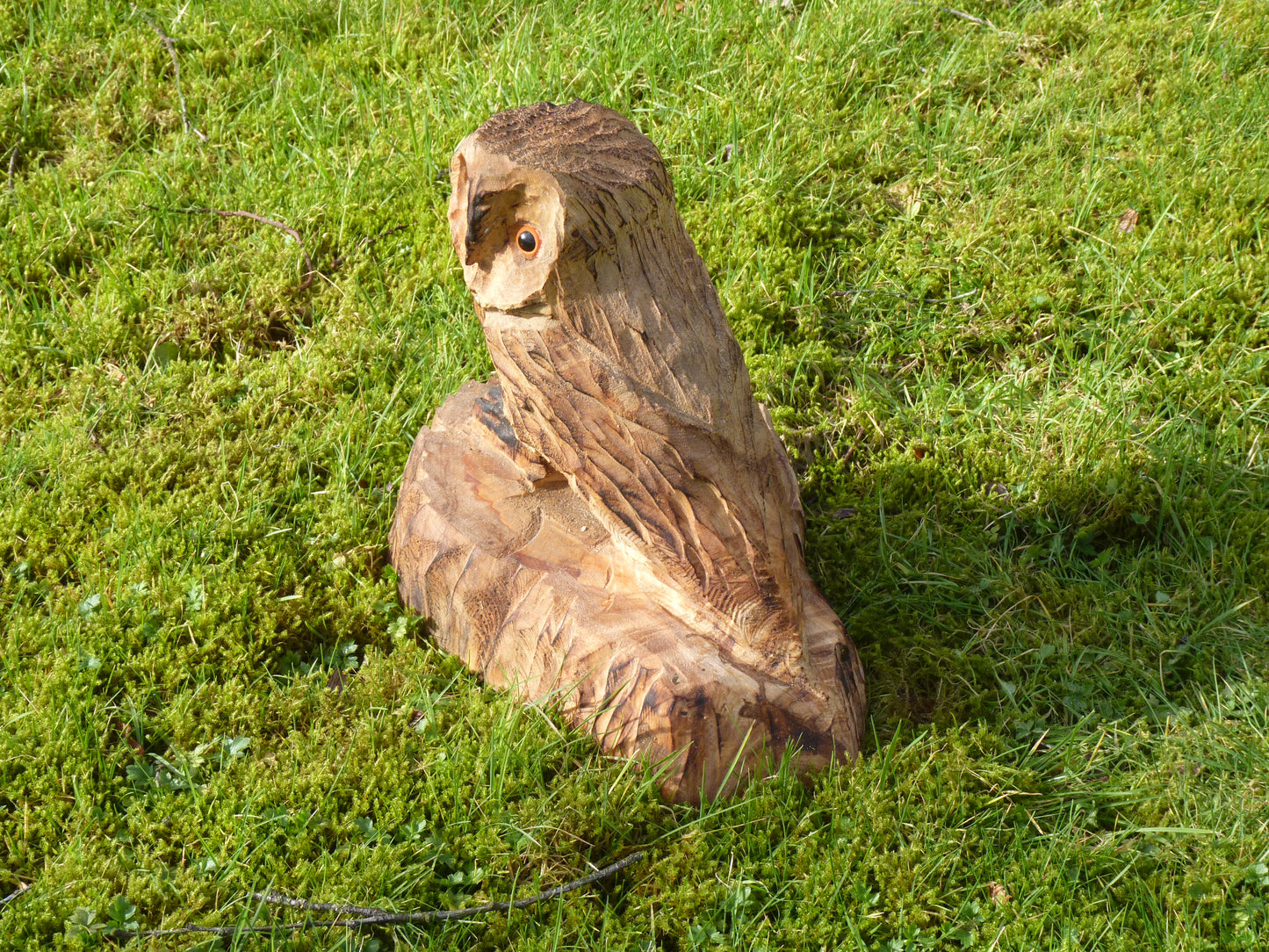 1 Chainsaw carved owl garden  sculpture