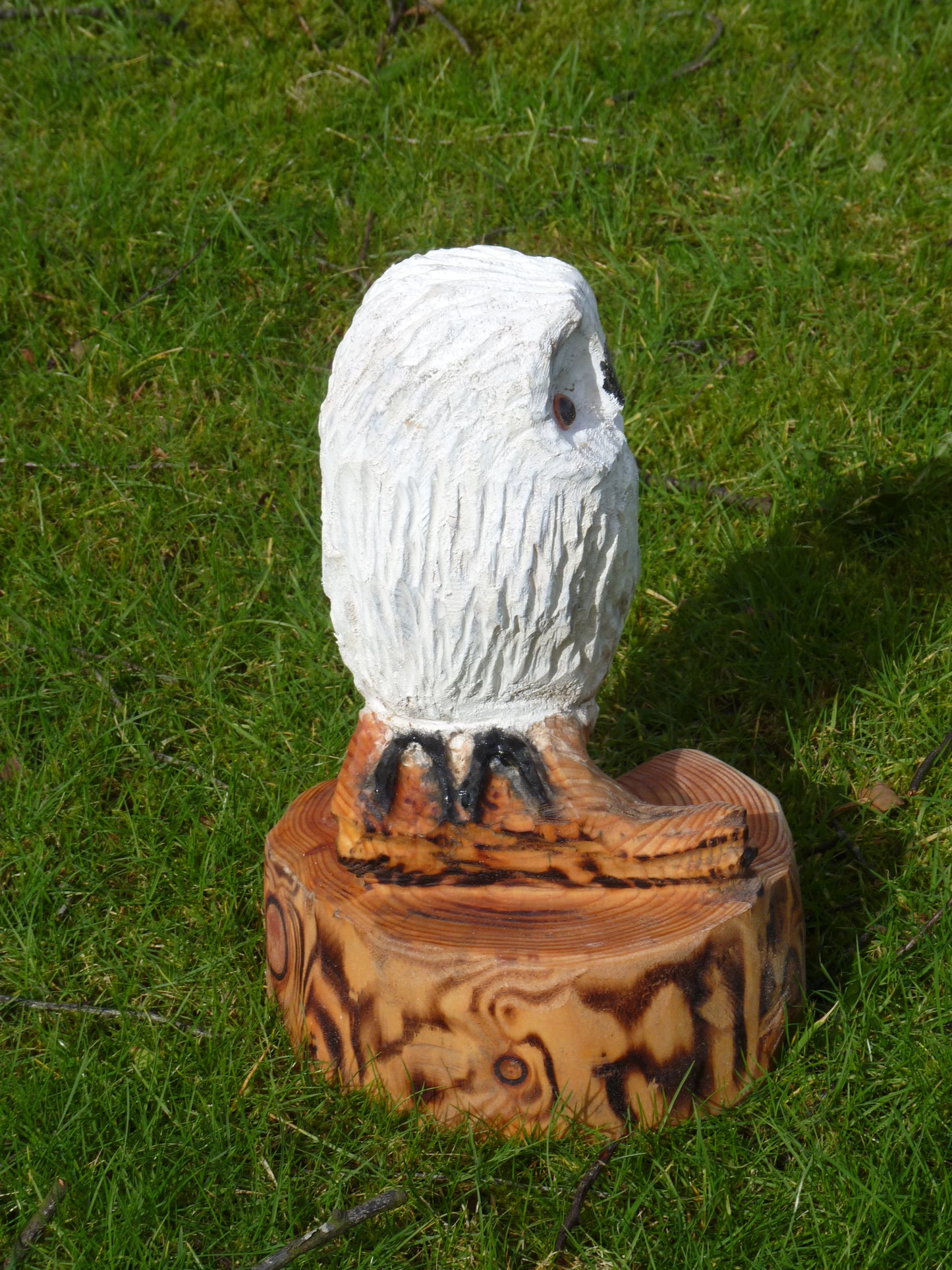 1 Chainsaw carved Snow Owl