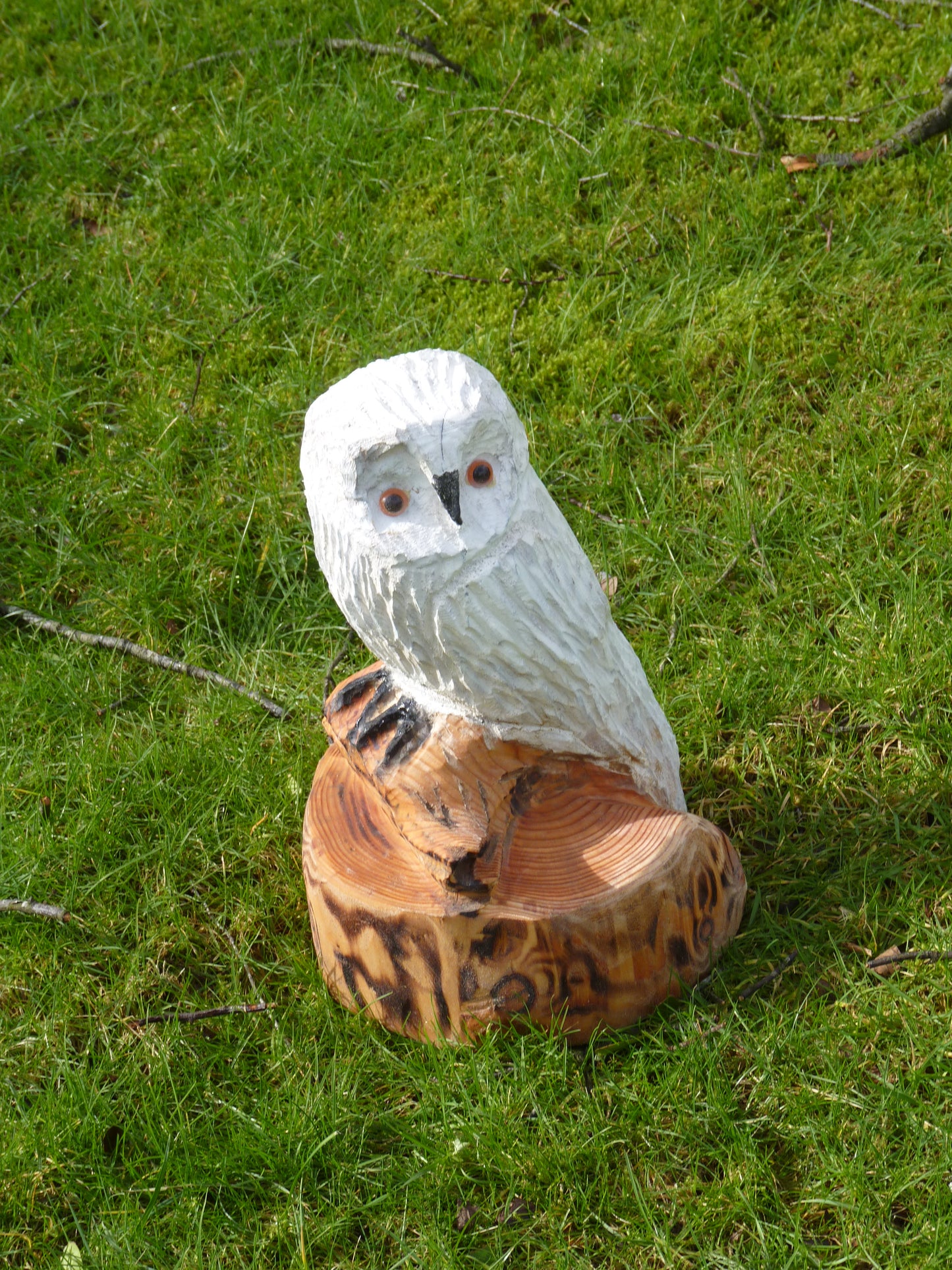 1 Chainsaw carved Snow Owl